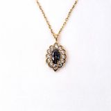 Altın Kolye - Oval Mistik Topaz Taşlı Yanları Zirkon Taşlı Modern Tasarım 14 Ayar Altın Kolye