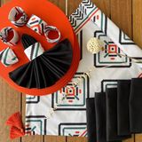 Amerikan Servis Ikat Desen Takım 6 Supla, 6 Kumaş Peçete, 6 Peçete Halkası ve Runner Örtü - Renkli - 140 x 140 cm