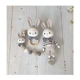 Amigurumi Yenidoğan Tulumlu Tavşan Set, Uyku Arkadaşı, Çıngırak ve Emzik Zinciri - Gri