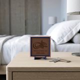 Anlam Dolu Besmele-i Şerif Ev Aksesuarı, Modern Hat Sanatı ve Türkçe Mealli 10x10 cm Minyatür Obje (Açık Kahve)