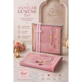 Anneler Günü Hediyesi İsimli Kadife Seccade Seti – Kutulu İnci Tesbihli - Pembe