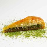 Araz Et Havuç Dilimli Baklava 1 kg - Yoğun Fıstıklı ve Büyük Dilimli Özel Baklava - 1 Adet