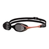 ARENA Unisex Yetişkin Kobra Swipe Yarış Yüzme Gözlüğü Erkekler ve Kadınlar için Polikarbonat Aynasız Lens Hidrodinamik Tasarım, Duman/Mercan