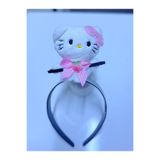 AresTokaAksesuar PENSLİ PERÇEM TUTAN ÇOCUK PELUŞ HELLO KİTTY TAÇ