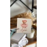 arl etiket tasarım dijital baskı merkezi Pembe Elbiseli Ayıcık Yenidoğan Çikolata Etiketi 3,8x3,8 Cm 70 Adet - Arl Etiket Tasarım