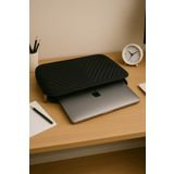 Arnee 13 - 14 Inç Laptop Kılıfı Kabartma Motifli Notebook Çantası Darbeye Dayanıklı Laptop Çantası Siyah