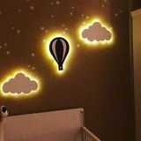 ARSERGROUP Ledli İki Bulut ve Bir Ledli Uçan Balon Çocuk ve Bebek Odası Aydınlatma Ahşap görselde olanlar
