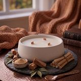 Art ve Gift Sandal Ağacı Kokulu Dekoratif Beton Mum Yuvarlak Yatay Form Üç Fitilli Mum 250 Gr Beyaz
