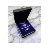 ArtBDesign Küçük Işıklı Kutuda Kuğu Kolye ve Kalpli Set
