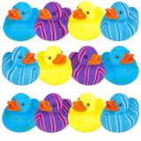 ArtCreativityTM Çocuklar için Çok Renkli Desenli Kauçuk Ördekler, 12'li Paket Sevimli Ördek Küveti Havuz Oyuncakları, Eğlenceli Karnaval Malzemeleri, Erkek ve Kız Çocukları için Doğum Günü Partisi