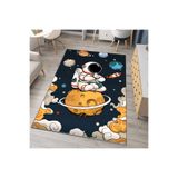 Artisan Home Store Sevimli Astronot ve Gezegenler Desenli Çocuk Odası Halısı | Uzay Temalı Bebek ve Çocuk Halısı | Roketli Eğitici Oyun Halısı | Kaymaz Taban Oyun Halısı, Yıkanabilir Dijital Baskı Halı