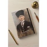Artlantis Atatürk Tarihsiz Ajanda Kuşe Kapak 1 Adet Atatürk Modalist Çizgili Defter Lastikli 14X20 cm Günlük Planlayıcı Ajanda - Kahverengi