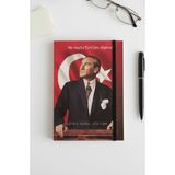 Artlantis Atatürk Tarihsiz Ajanda Kuşe Kapak 1 Adet Atatürk Modalist Çizgili Defter Lastikli 14X20 cm Günlük Planlayıcı Ajanda - Kırmızı