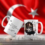 Asilmeydan Masasında Kitap Okuyan Sivil Mustafa Kemal Atatürk - Atatürk'ün Sözleri -Kupa Bardak