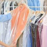 Askıcı Elbise Poşeti Askılı Elbise Poşeti 60×90 cm – Şeffaf Naylon – 30'lu Paket | Elbise, Kıyafet, Mont, Takım Elbise, Abiye Koruma Kılıfı