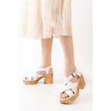 Asmi Shoes Kadın Çapraz Bantlı Ortopedik İç Taban (8cm) Platform Topuklu Sandalet Beyaz