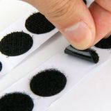 Aso Medya 100 Adet 2 cm Siyah Yuvarlak Kesim (Para Para), Cırt Bant, Arkası Yapışkanlı (Dişi-Erkek Takım)