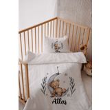 Astral Baby %100 Pamuk Saten Isme Özel Isimli Bebek Yatak Nevresim Takımı (100X150 CM) Ayda Uyuyan Ayıcık