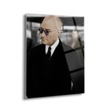 Atatürk Portre Cam Tablo – Uv Baskılı Temperli Cam Duvar Dekoru | Anlamlı Ve Sade Tasarımıyla Modern Seçim - Ata006