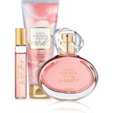 Avon Kadın Çiçeksi EDP Parfüm ve Vücut Losyonu Hediye Seti 50 ml + 10 ml + 125 ml – Kalıcı, Günlük Kullanıma Uygun