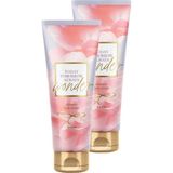 Avon Tta Wonder Nemlendirici Vücut Losyonu 125 ml İkili Set Kadınlar İçin Şık Parfüm