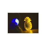Ay Üzerinde Astronot ve Ayna Yansımalı Led Ananas Gece Lambası