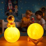 Ay Üzerinde Oturan Astronot ve 3D Stantlı Küre Düşünen Astronot ve led ay gece lambası