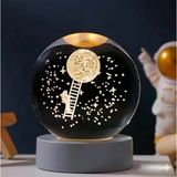 Aya Merdivenle Tırmanan Astronot Lazer İşlemeli Kristal Küre - Işıklı Masa Üstü Dekoratif Gece Lambası, Uzay Temalı Astronot Tasarımlı 3D Lazer Kristal Küre