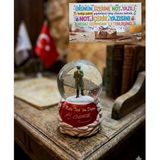 Ayder Online SatışAtatürk köşesi oluşturmak isteyenler için vazgeçilmez bir parça.Büyük Boy Kar Küre(mesajla bildirmeniz halinde dilediğiniz notu hediye paketi üzerine yazılıp gönderim yapılmaktadır) - Antrasit - Kırmızı - Beyaz