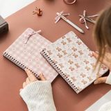 AyrStore A5 Spiralli Karton Kapak 2'li Set Kareli Okul Defteri 80 Yaprak, Ders Programlı Ayıcık - Çok Renkli