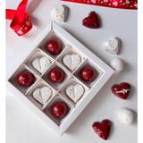 Ayshe Chocolate Premium Kalpli El Yapımı Çikolata Kutusu – Kırmızı & Beyaz Tasarımlı Özel Serisi (9’lu) - 1 Adet