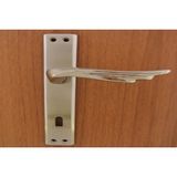 Azm Hırdavat Berlin Nikel Saten Aynalı Kapı Kolu Wc Sağ - 24x4.5 Cm - Gümüş