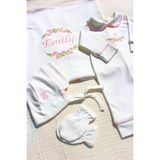 Babies First Çiçekli Isme Özel 6 Parça Yenidoğan Set %100 Pamuk Tulum Battaniye Şapka Yastık Puset Örtü Eldiven - 00-Beyaz - 0 - 3 Ay