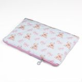 Baby Kangaroo Ayıcık ve Fiyonk Desenli 13-14 Inç Laptop Kılıfı – MacBook Air Uyumlu Kılıf, Suya Dayanıklı Kapitoneli Bilgisayar Çantası, Ekru Evrak Çantası - 15