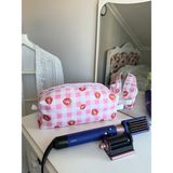 Baby Kangaroo Çilek Desenli Leke Tutmaz Saç Şekillendirici Çantası, Airwrap ve Tüm Saç Şekillendiricilerine Uyumlu çanta, Xl Boy Seyahat Çantası, Büyük Makyaj Çantası,Organizer - Pembe