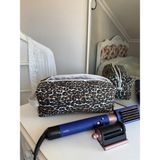 Baby Kangaroo Leopar Desenli Airwrap Uyumlu Saç Şekillendirici Çantası – Geniş Hacimli, Fermuarlı, Pamuk Astarlı, Taşınabilir Makyaj ve Bakım Organizeri (35X14X12 Cm) - Kahverengi