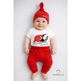 Babyden's Atatürk Baskılı Kısa Kol 3’lü Bebek Takımı %100 Pamuk Body Pantolon Şapka Set Bayramlık Bebek Kombin - 6 - 9 Ay - Kırmızı - Beyaz