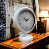 Bahat Beyaz Metal Ofis Salon Otel Masa Saati 25*20 cm Y3