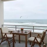 Bahçeme Antalya Ahşap Bahçe Balkon Takımı: 80X80 Sabit Masa + 2 Düz Minderli Katlanır Sandalye