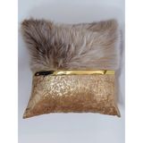 Baladi Home Yastık Kılıfı Peluş ve Kadife Kumaş Altın Deri Aksesuarlı Kadife Görünümlü Kare Kırlent Kılıfı - 40 x 40 cm - Bej - Açık Kahve