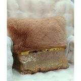 Baladi Home Yastık Kılıfı Peluş ve Kadife Kumaş Altın Deri Aksesuarlı Kadife Görünümlü Kare Kırlent Kılıfı - 40 X 40 CM - Cappuccino