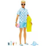 Barbie Bebek Ve Aksesuarlar Deniz Şortu Ve Plaj Temalı Aksesuarları Olan Sarışın Ken Bebek Hpl74 | Mavi Gömlek Ve Mayo İle Moda Bebek, Vizör, Havlu Ve Diğer Aksesuarlar Dahil, +3 Yaş, Hpl74