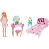 Barbie Bebek Yatak Odası Oyun Seti – Pembe Kalp Desenli Yatak ve Barbie Temalı Aksesuarlarla Tamamlayıcı Dekor
