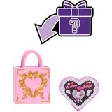 Barbie MONSTER HIGH® HAVALI DOĞUM GÜNÜ™ CUPID ASTERIA™ Bebek JBG77 | Parti elbisesi giyen ve bir elinde balon, diğer elinde hediyesini tutan Cupid Asteria bebek