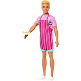 Barbie Mysteries: Beach Detectives Ken Bebek Çıkarılabilir Klasik Kıyafeti Ve Önlük Ile Atıştırmalık