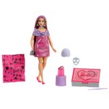 Barbie Party Unboxed Chelsea oyuncak bebek seti, Glam Party serisi 6 sürpriz, evcil hayvan ve renk değişimi dahil (stiller farklı olabilir), JFY04