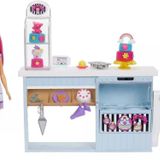 Barbie Pasta Dükkanı Oyun Seti ve Pembe Saçlı 30 cm Minyon Bebek, Fırın Standı, Pasta Yapma Özelliği