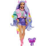 Barbie Renkli Kelebek Kazak Dalgalı Lavanta Saçlı Ekstra Bebek ve Aksesuarlar & Pet Koala ile Pembe Çizmeler