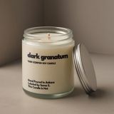 Basement : Dark Granatum : Cam Kavanozda Kokulu %100 Soya Mum (Nar Çiçeği, Sandal Ağacı, Mor Peyoni Özü) - 1 Adet