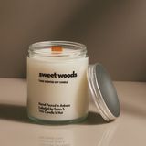 Basement : Sweet Woods : Cam Kavanozda Kokulu %100 Soya Mum (Bal, Sedir Ağacı, Tonka, Bergamot, Karamel) - 1 Adet